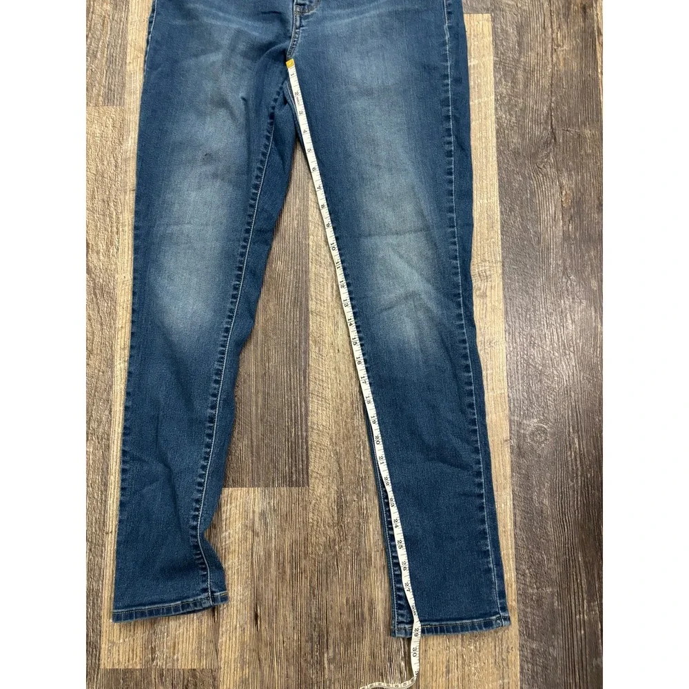 Levis 311 Shaping Skinny Jeans Womens 30 Medium Wash Blue Denim 19633-0014 - Picture 4 of 5